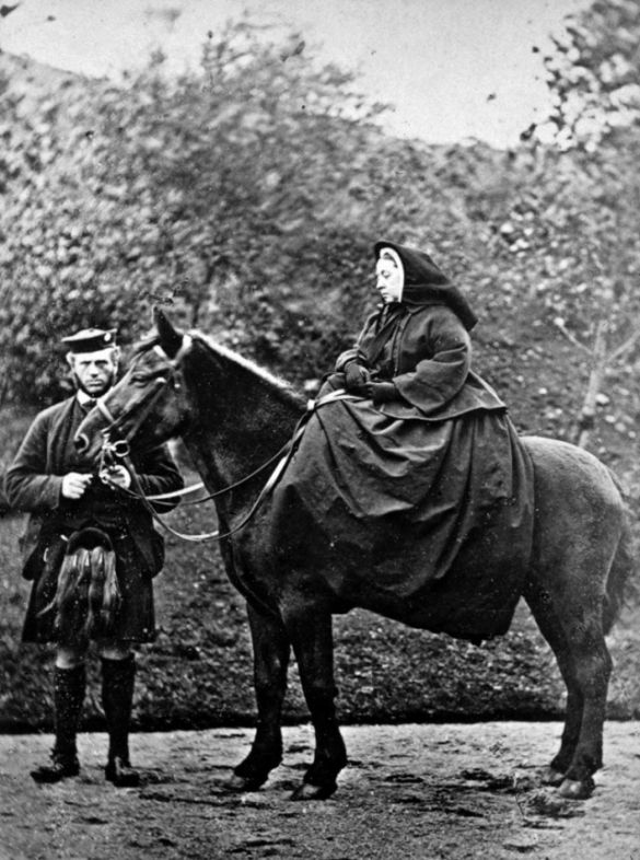Queen_Victoria,_photographed_by_George_Washington_Wilson_(1863)