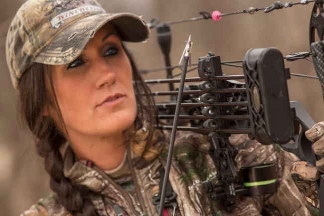 Archery-hunting-Melissa-Bachman-photo