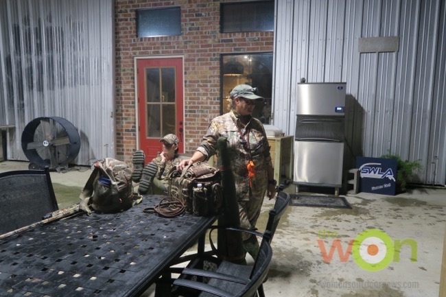 behind scenes teal hunt early morning