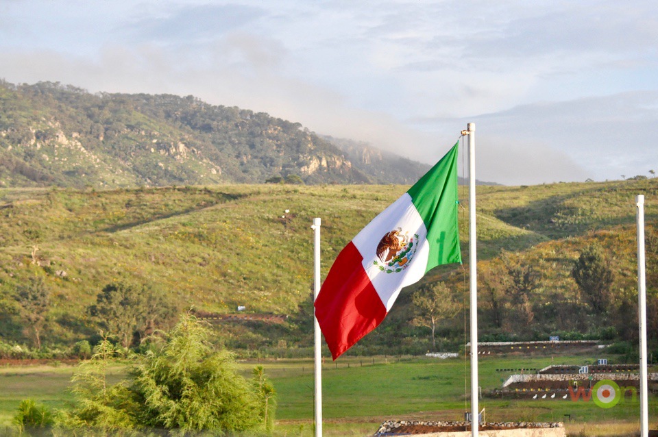 Mexico-Flag-Mountain-Aguila Copa Aguila