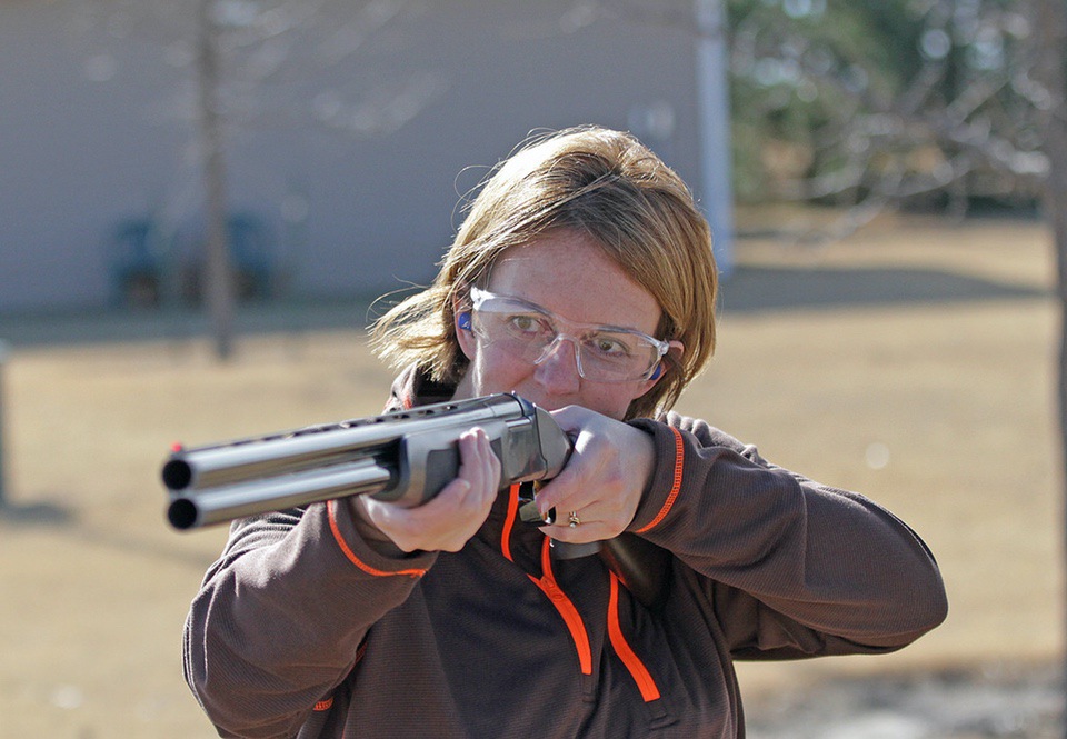 Benelli rep on shotgun at Classic in Kansas