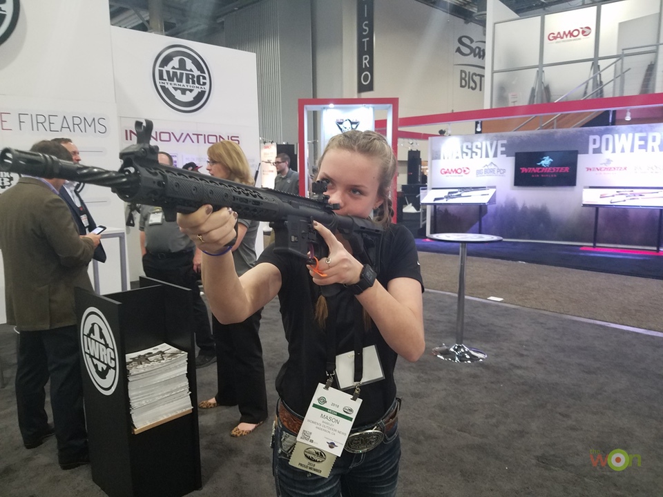 LWRC-2GirlsHunting SHOT Show