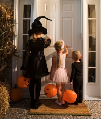 trick or treaters halloween feature