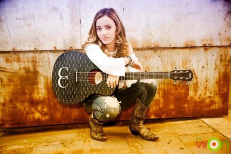 Meet Chloe Channell She Hunts, Fishes and has an Unbelievable Voice