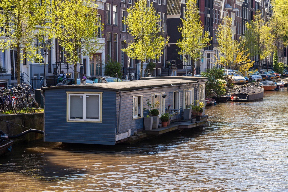 houseboat Downsizing