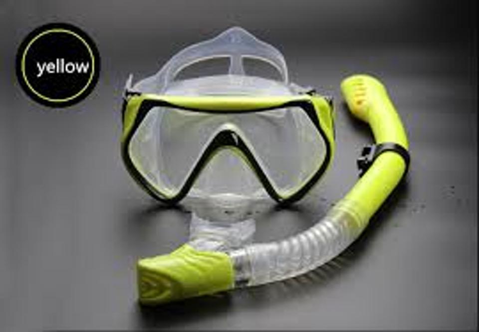 scuba mask and snorkel