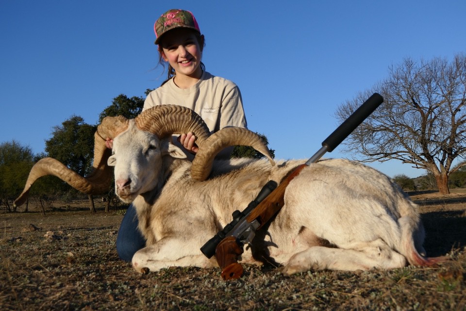 Kaylee Ann Stacy, recipient of 2020 Colin Caruthers Young Hunter Award