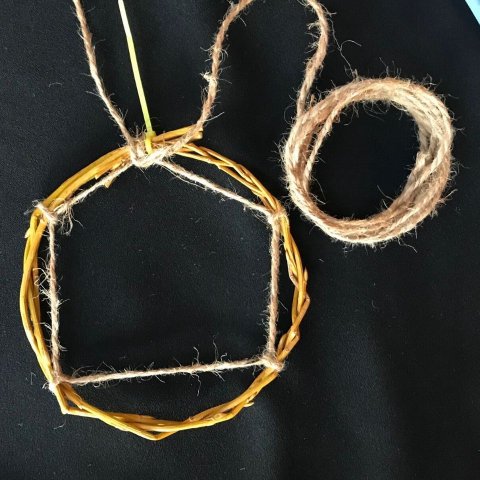 DIY Dreamcatcher Twine Weave