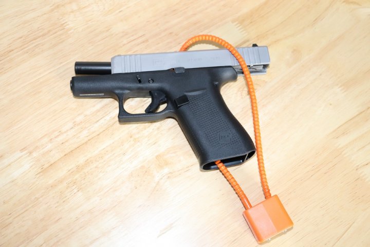 Skipalis Cable lock on GLOCK 43X