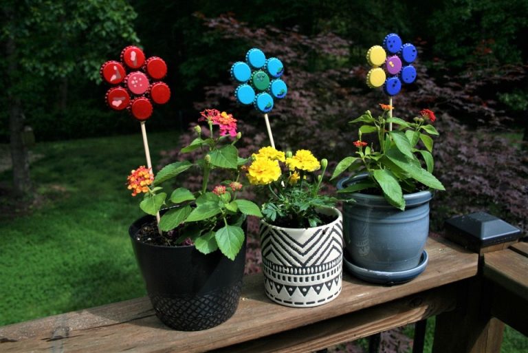 How to Make Upcycled Bottle Cap Flowers