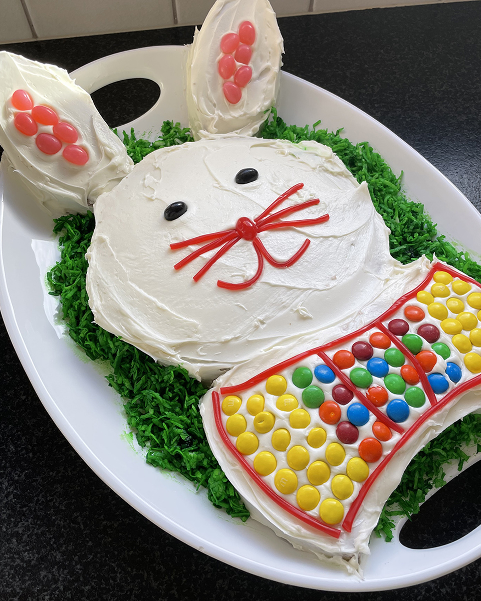 How to Make an Easter Bunny Cake