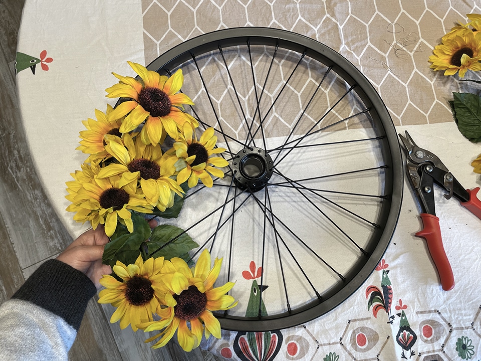 Finding an end point on Upcycled Bike Wheel Wreath