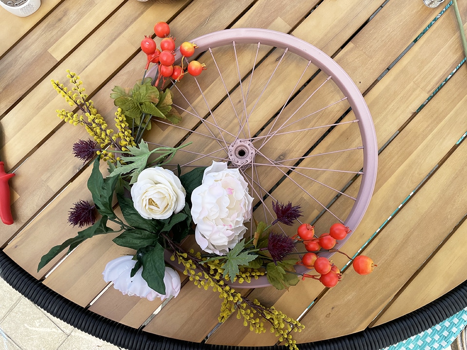 Bike Wreath adding details