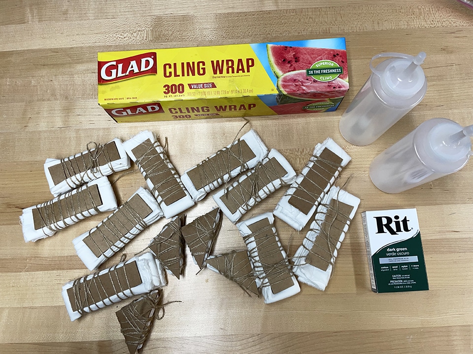 Materials for dyeing napkins