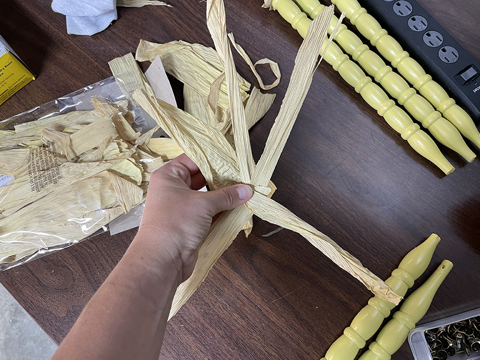 Arranging the corn husks