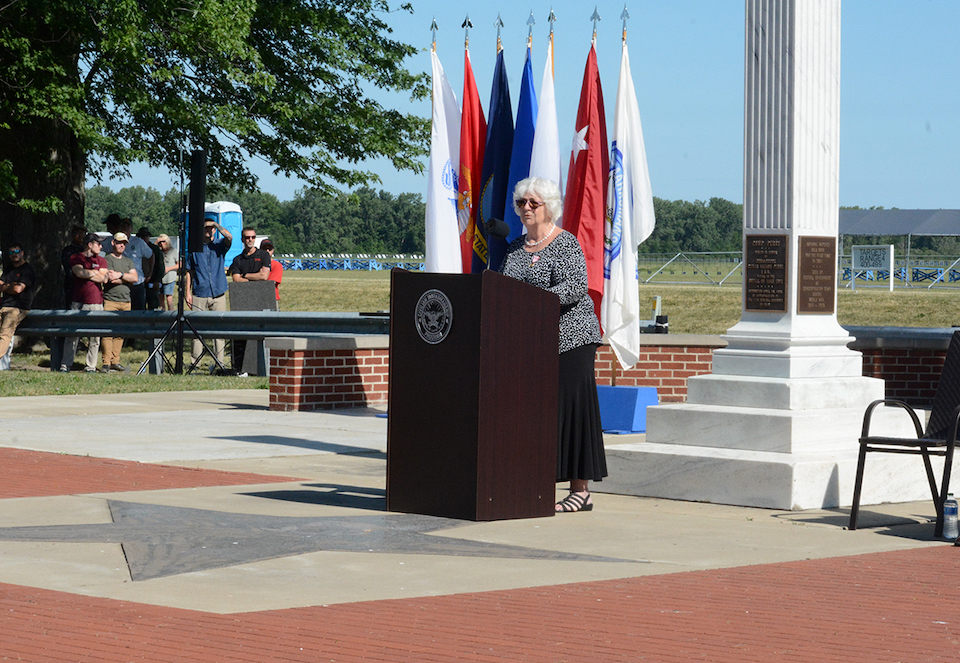 Emcee Judith Legerski