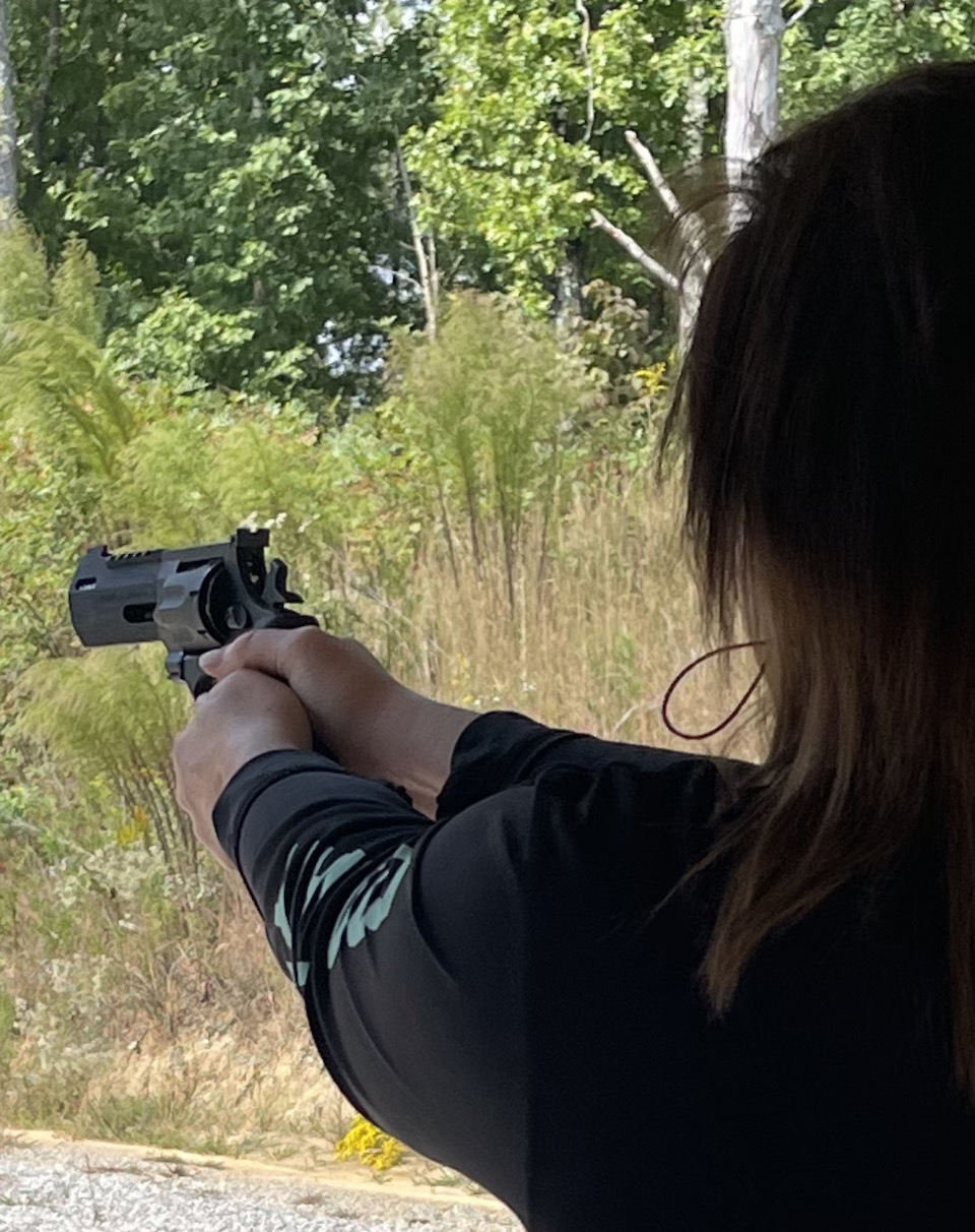 shooting taurus raging hunter