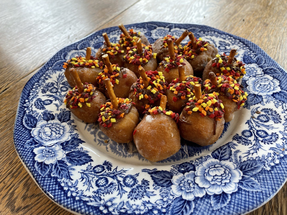 plate with donut hole acorns