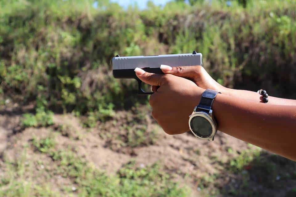 Avery Skipalis shooting GLOCK 43X