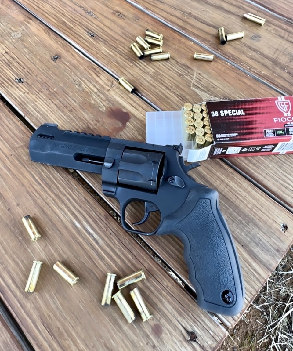 Taurus raging hunter with ammo