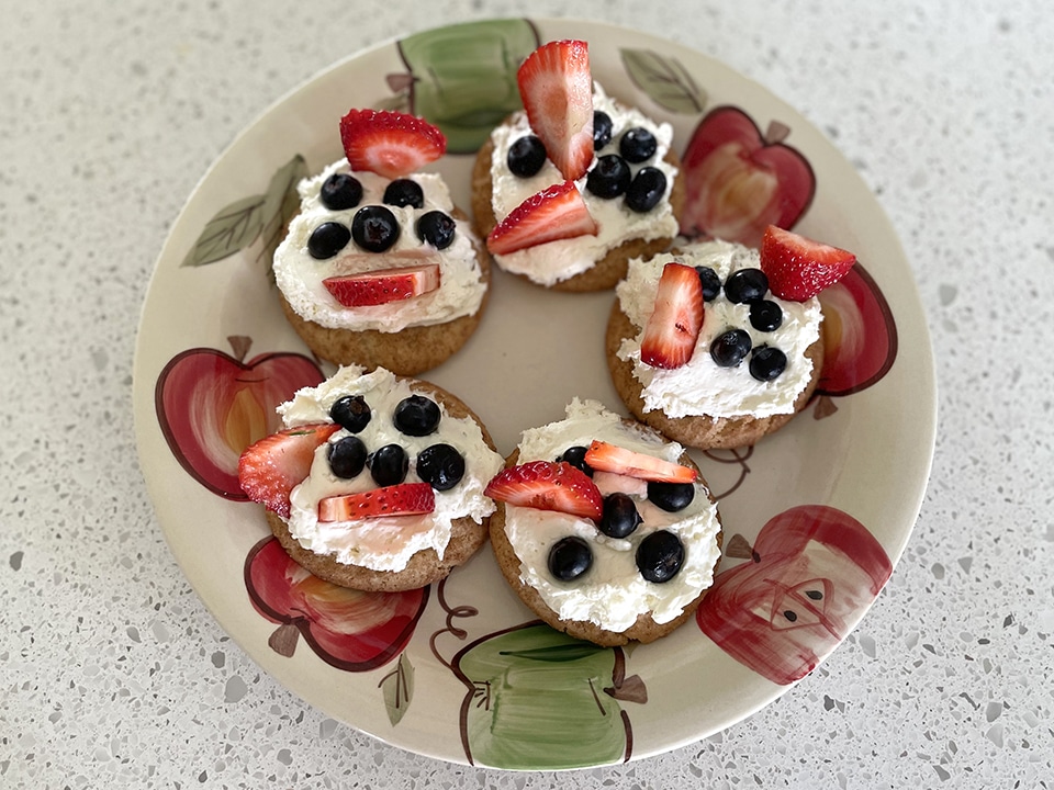 Mini Fruit Pizzas final