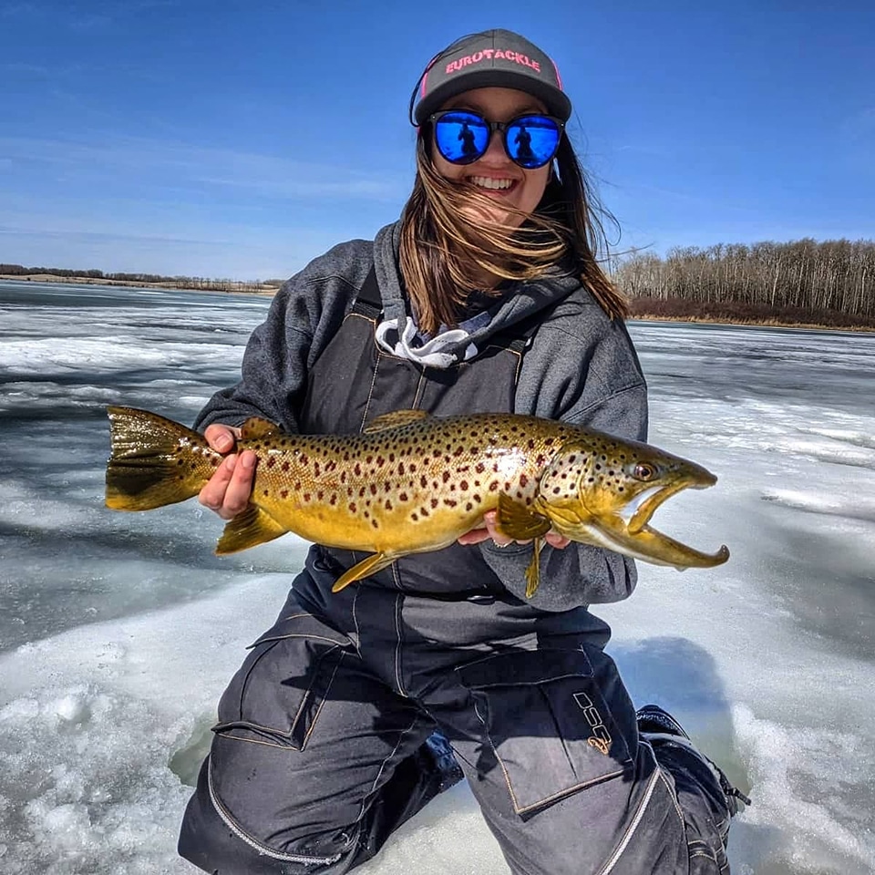 Fishing on ice (Brianne Leys photo)