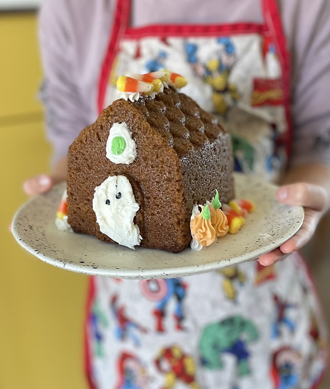 Autumn Tomte Cake feature