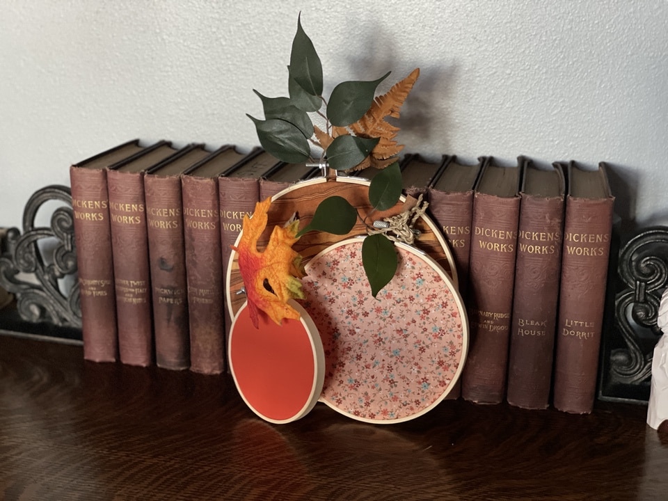 hoop pumpkins on desk