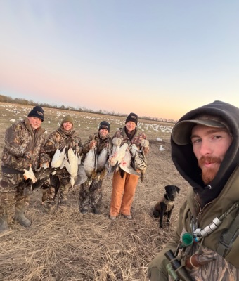 goose-hunters-feature-with-guide