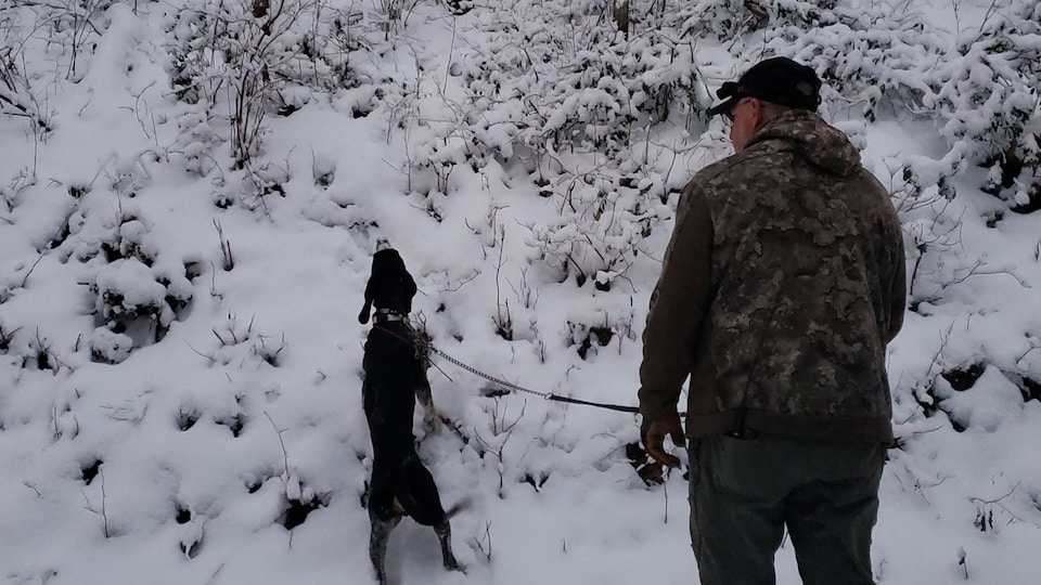 Brian Wyatt and the Lead Dog Latch (Ruth Atherton Photo)