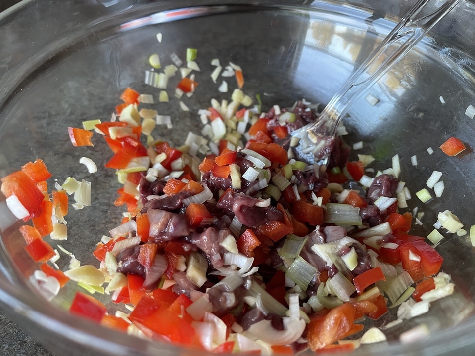 Mixture for duck wonton filling