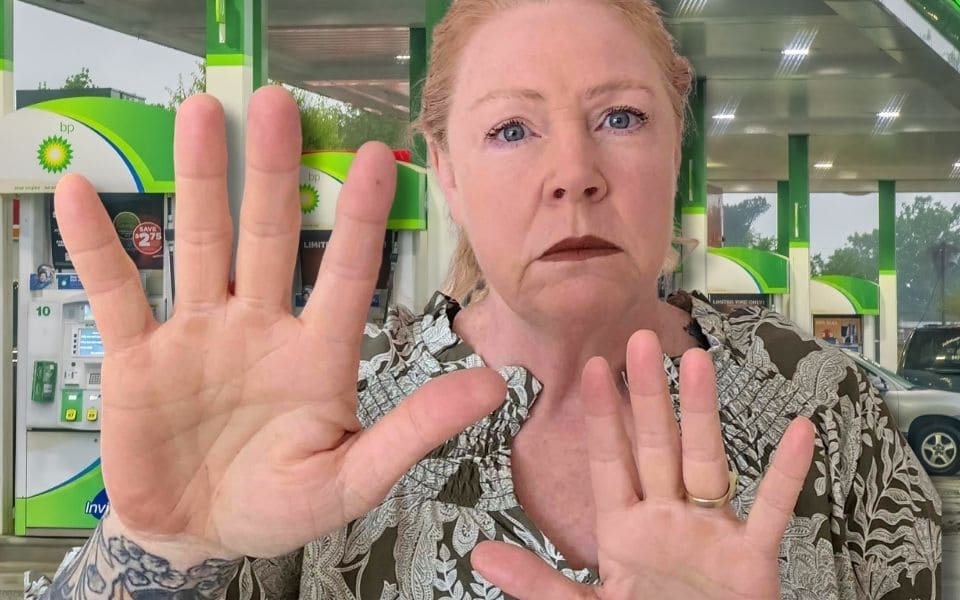 gas station hands say no