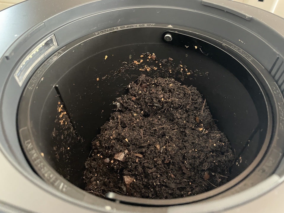 After - compost made in Vego Kitchen Composter