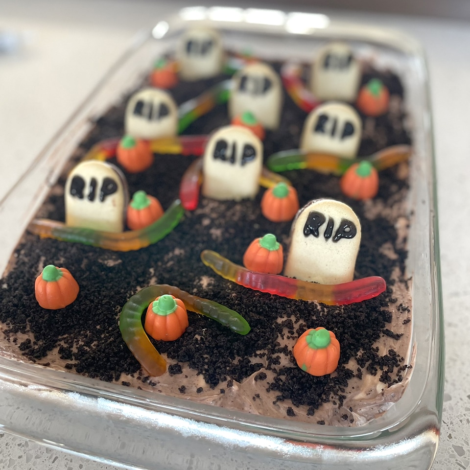 Cemetery dirt and worms cake finished